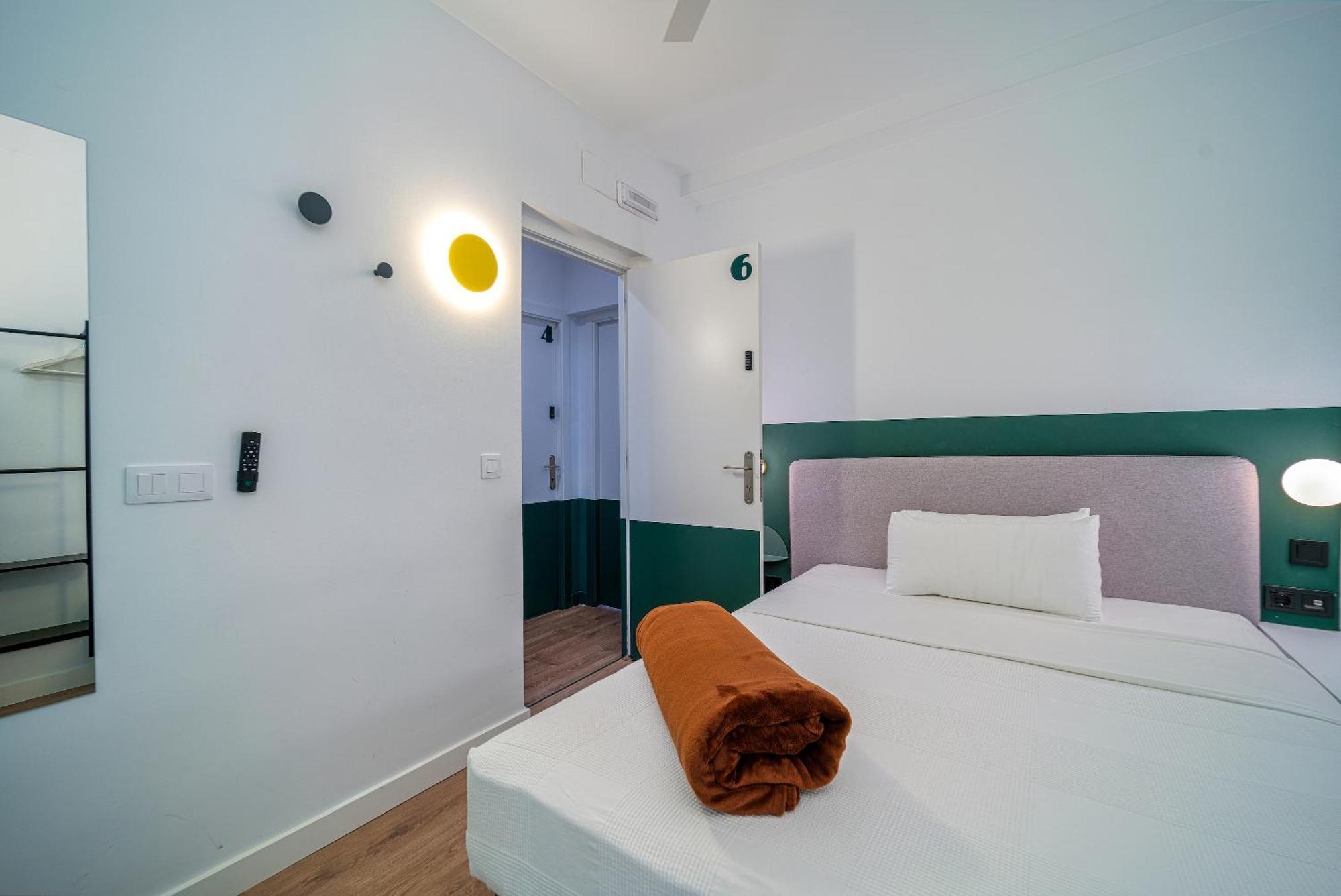 Angelitomad Hotell Madrid Exteriör bild