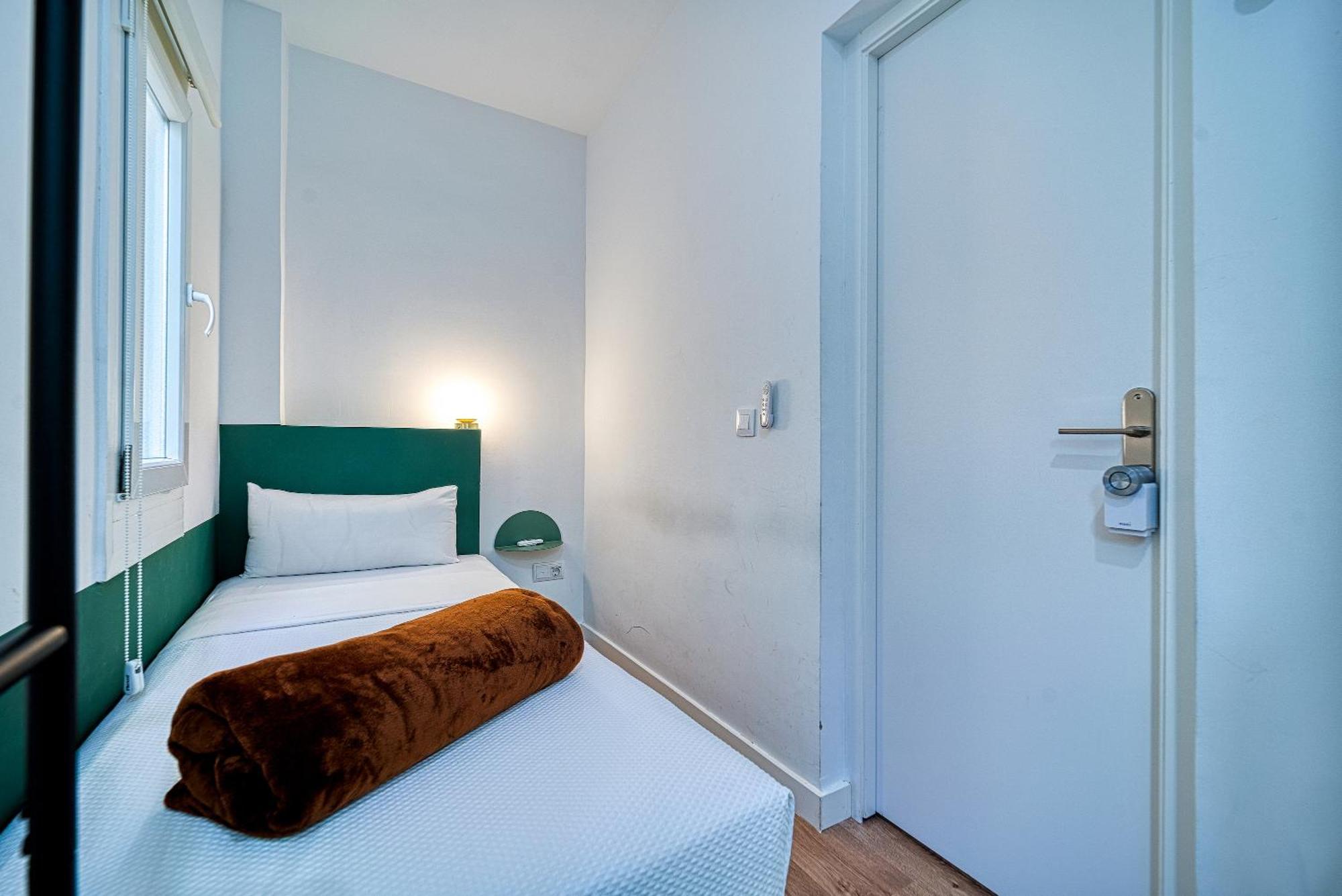 Angelitomad Hotell Madrid Exteriör bild