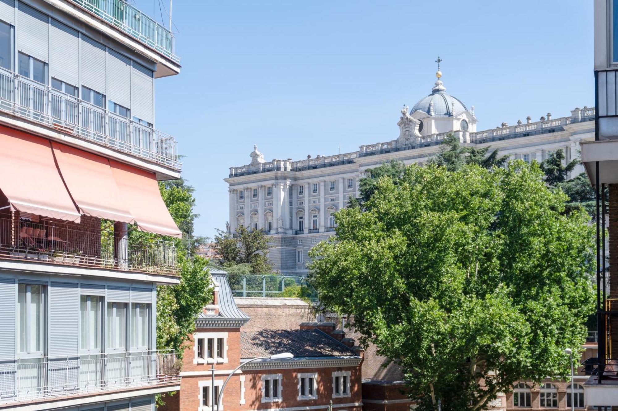 Angelitomad Hotell Madrid Exteriör bild